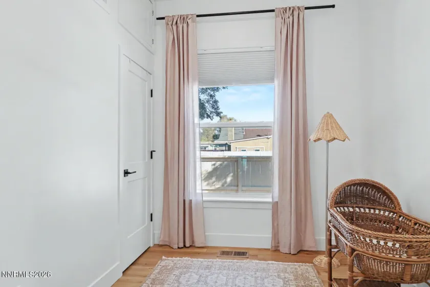 596 Taylor, Fallon, Nevada 89406, 6 Bedrooms Bedrooms, ,3 BathroomsBathrooms,Residential,Residential,Taylor,0,260012621