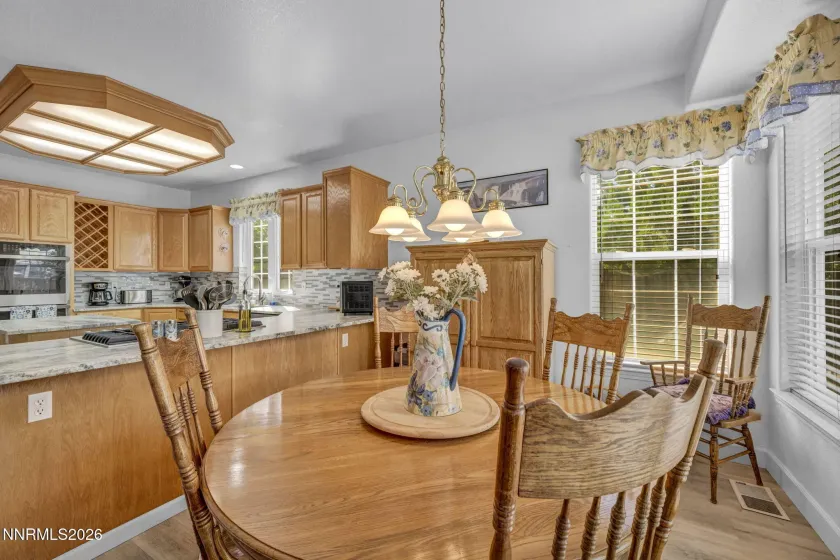 1724 Pinoak, Carson City, Nevada 89703, 4 Bedrooms Bedrooms, ,3 BathroomsBathrooms,Residential,Residential,Pinoak,0,260012590