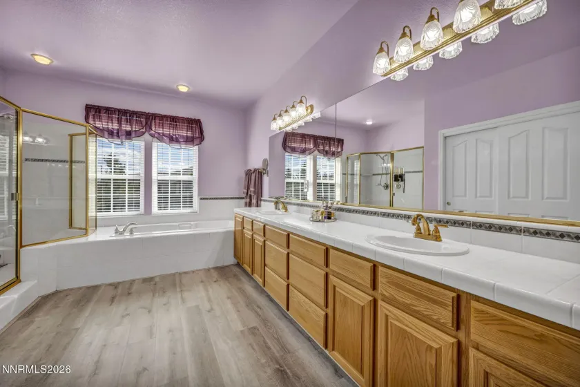 1724 Pinoak, Carson City, Nevada 89703, 4 Bedrooms Bedrooms, ,3 BathroomsBathrooms,Residential,Residential,Pinoak,0,260012590