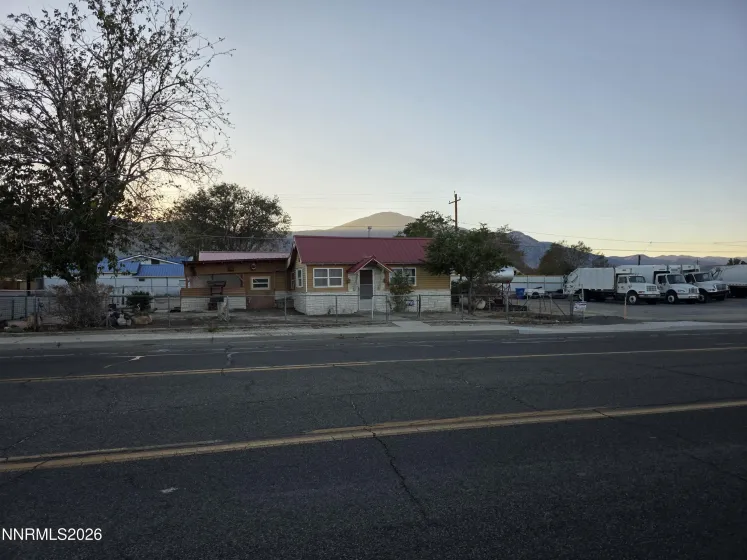 215 E, Hawthorne, Nevada 89415, 3 Bedrooms Bedrooms, ,2 BathroomsBathrooms,Residential,Residential,E,0,260012592