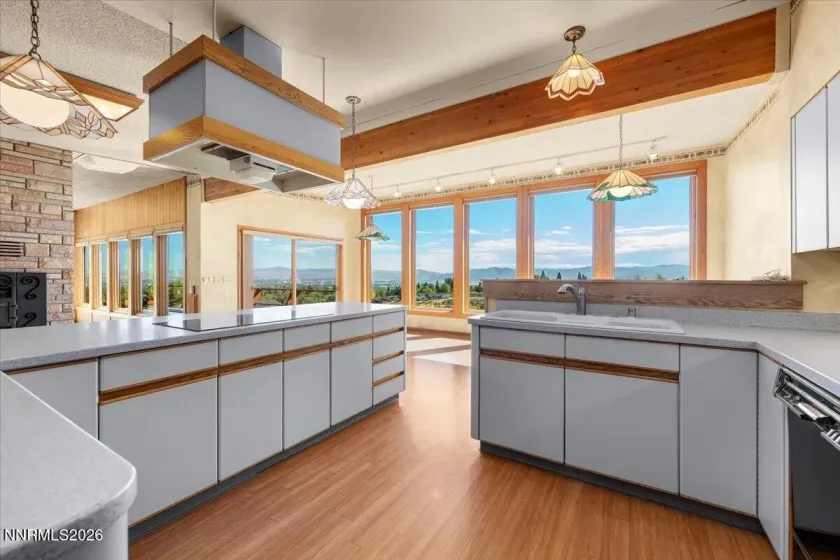 1560 Kestrel, Reno, Nevada 89509, 4 Bedrooms Bedrooms, ,3 BathroomsBathrooms,Residential,Residential,Kestrel,0,260012593