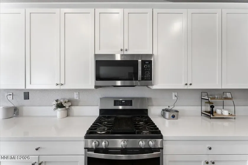 738 Hallow Pointe, Spanish Springs, Nevada 89441, 4 Bedrooms Bedrooms, ,3 BathroomsBathrooms,Residential,Residential,Hallow Pointe,0,260012594