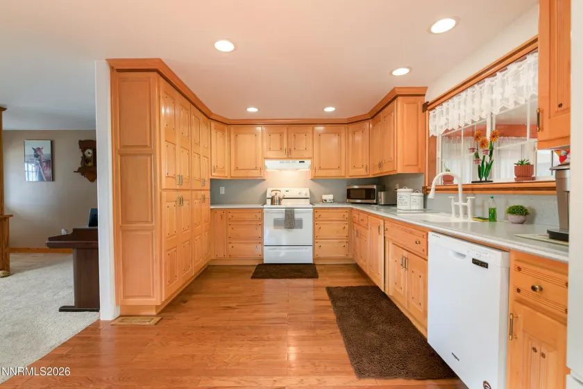 1393 Jobs Peak, Gardnerville, Nevada 89460, 3 Bedrooms Bedrooms, ,2 BathroomsBathrooms,Residential,Residential,Jobs Peak,0,260012599