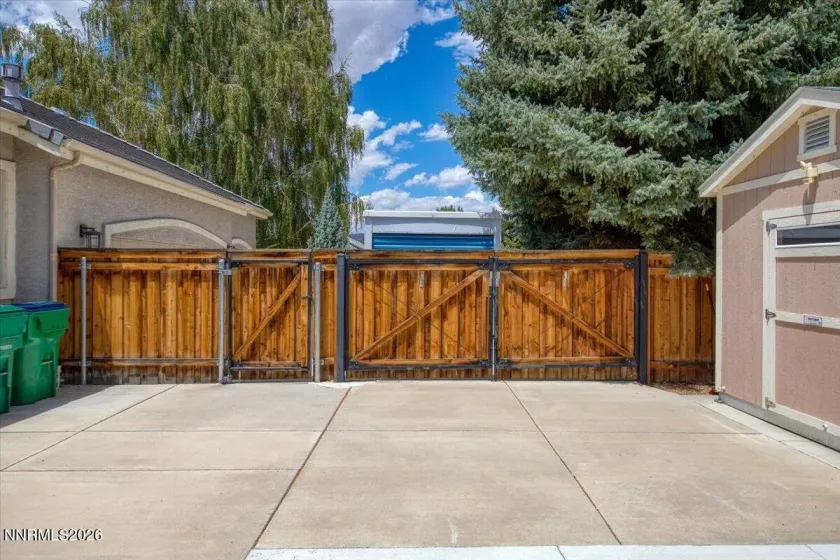 RV gate