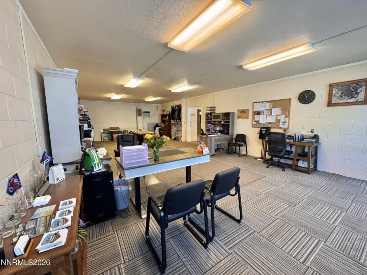 Main Office/Room - Building 470