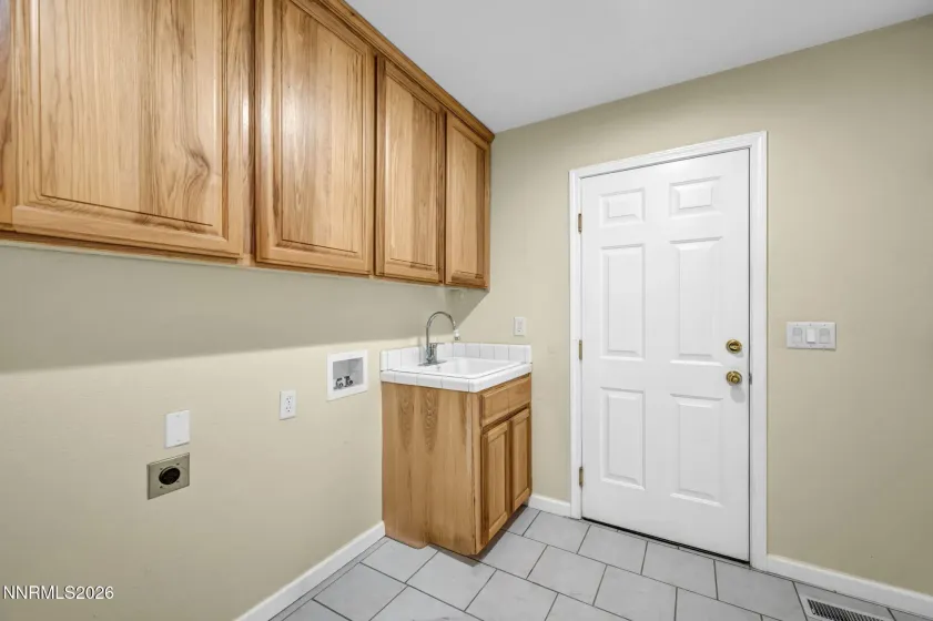 1138 Country Club, Minden, Nevada 89423, 3 Bedrooms Bedrooms, ,2 BathroomsBathrooms,Residential,Residential,Country Club,0,260012654