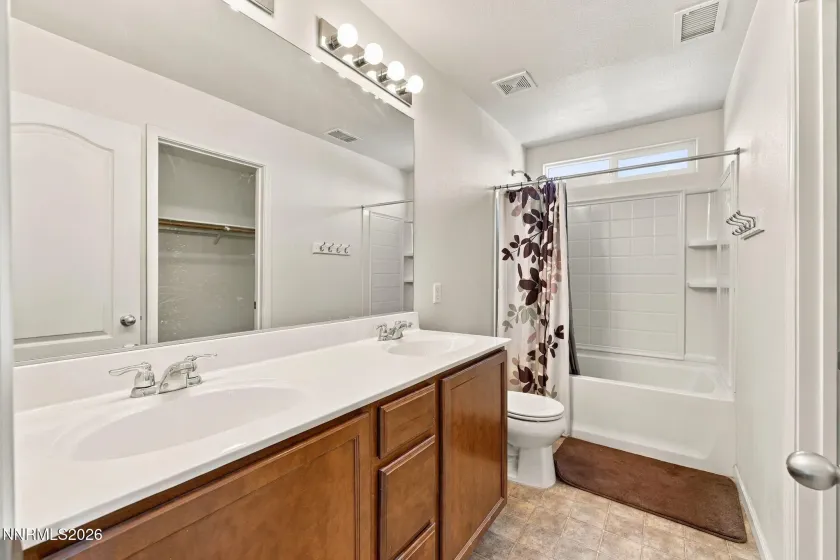 11640 Verazae, Reno, Nevada 89521, 4 Bedrooms Bedrooms, ,3 BathroomsBathrooms,Residential,Residential,Verazae,0,260012667