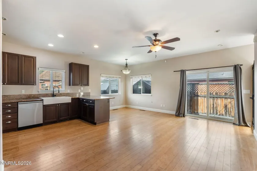 880 Salazar, Reno, Nevada 89509, 3 Bedrooms Bedrooms, ,3 BathroomsBathrooms,Residential,Residential,Salazar,0,260012669