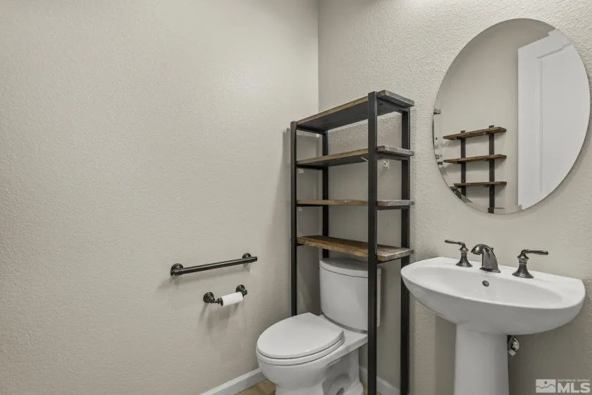 1987 Phaethon, Reno, Nevada 89521, 2 Bedrooms Bedrooms, ,3 BathroomsBathrooms,Residential,Residential,Phaethon,0,260012671