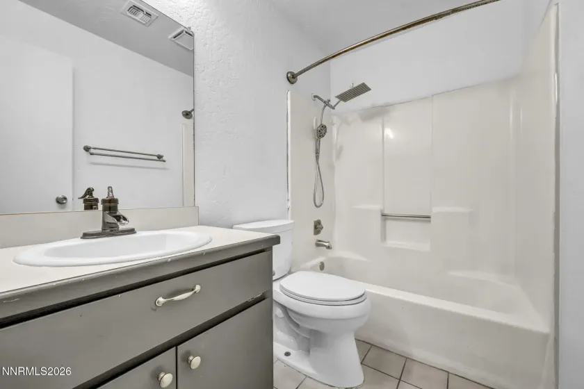 5015 Reggie, Reno, Nevada 89502, 2 Bedrooms Bedrooms, ,2 BathroomsBathrooms,Residential,Residential,Reggie,0,260012673