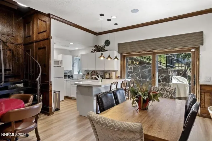 Family room, 2nd kitchen