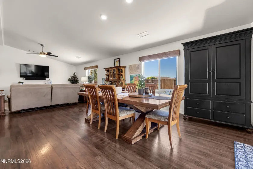 1107 Saffron Woods, Sparks, Nevada 89441, 4 Bedrooms Bedrooms, ,3 BathroomsBathrooms,Residential,Residential,Saffron Woods,0,260012679
