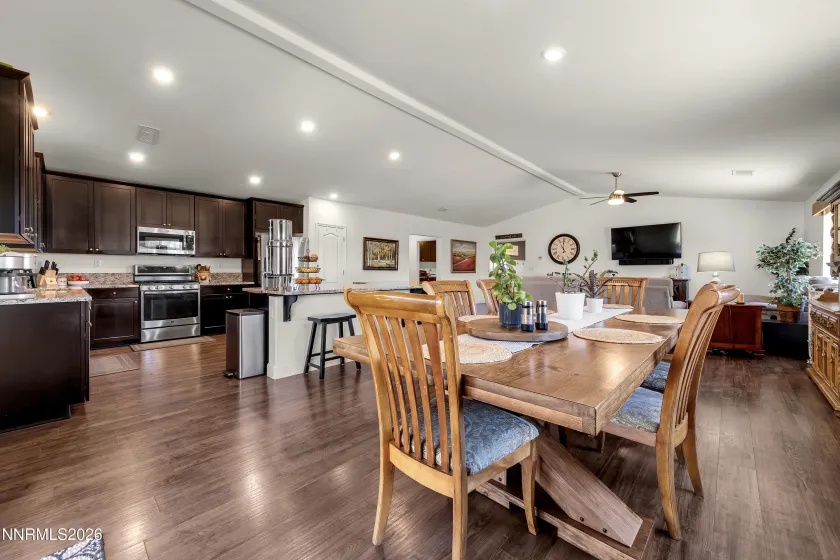 1107 Saffron Woods, Sparks, Nevada 89441, 4 Bedrooms Bedrooms, ,3 BathroomsBathrooms,Residential,Residential,Saffron Woods,0,260012679
