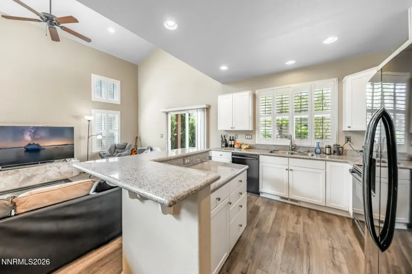 998 Marble Hills, Sparks, Nevada 89436, 2 Bedrooms Bedrooms, ,3 BathroomsBathrooms,Residential,Residential,Marble Hills,0,260003957