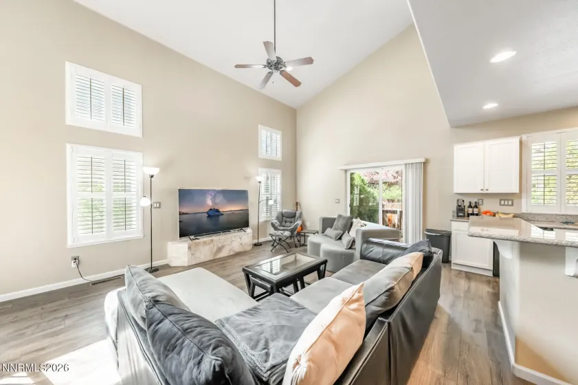 998 Marble Hills, Sparks, Nevada 89436, 2 Bedrooms Bedrooms, ,3 BathroomsBathrooms,Residential,Residential,Marble Hills,0,260003957