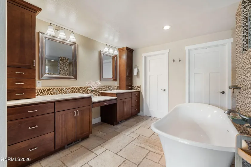 15020 Edmands, Reno, Nevada 89511, 5 Bedrooms Bedrooms, ,3 BathroomsBathrooms,Residential,Residential,Edmands,0,260012694