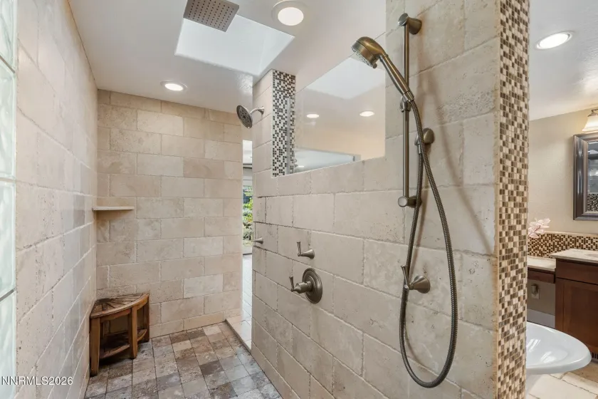 15020 Edmands, Reno, Nevada 89511, 5 Bedrooms Bedrooms, ,3 BathroomsBathrooms,Residential,Residential,Edmands,0,260012694
