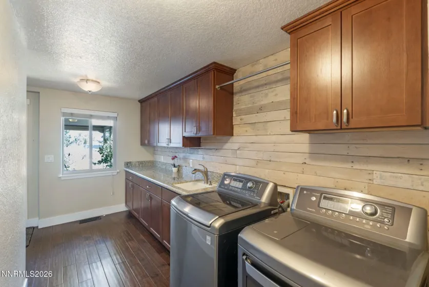 15020 Edmands, Reno, Nevada 89511, 5 Bedrooms Bedrooms, ,3 BathroomsBathrooms,Residential,Residential,Edmands,0,260012694