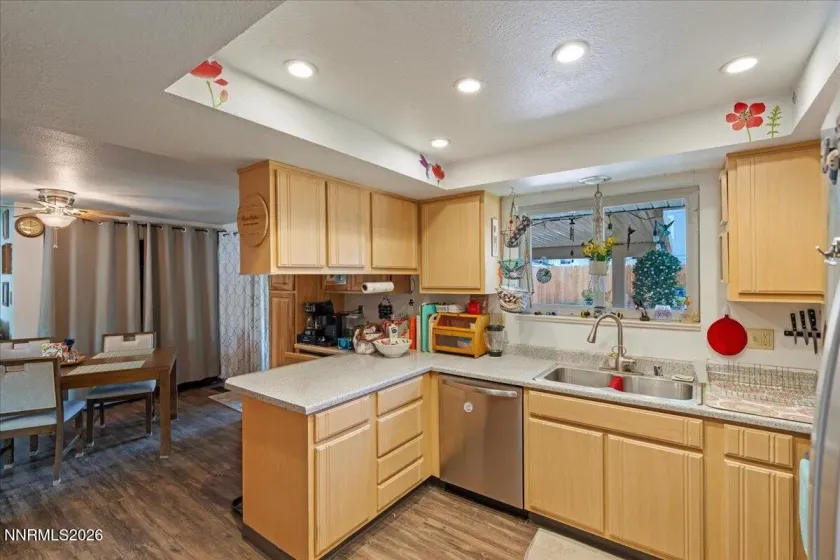 7353 Wallsend, Reno, Nevada 89511, 5 Bedrooms Bedrooms, ,3 BathroomsBathrooms,Residential,Residential,Wallsend,0,260012738