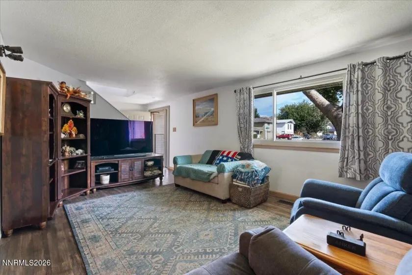 7353 Wallsend, Reno, Nevada 89511, 5 Bedrooms Bedrooms, ,3 BathroomsBathrooms,Residential,Residential,Wallsend,0,260012738