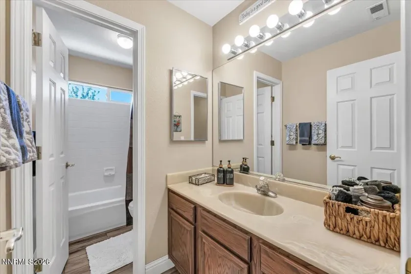 1880 Tess, Reno, Nevada 89511, 4 Bedrooms Bedrooms, ,3 BathroomsBathrooms,Residential,Residential,Tess,0,260012744