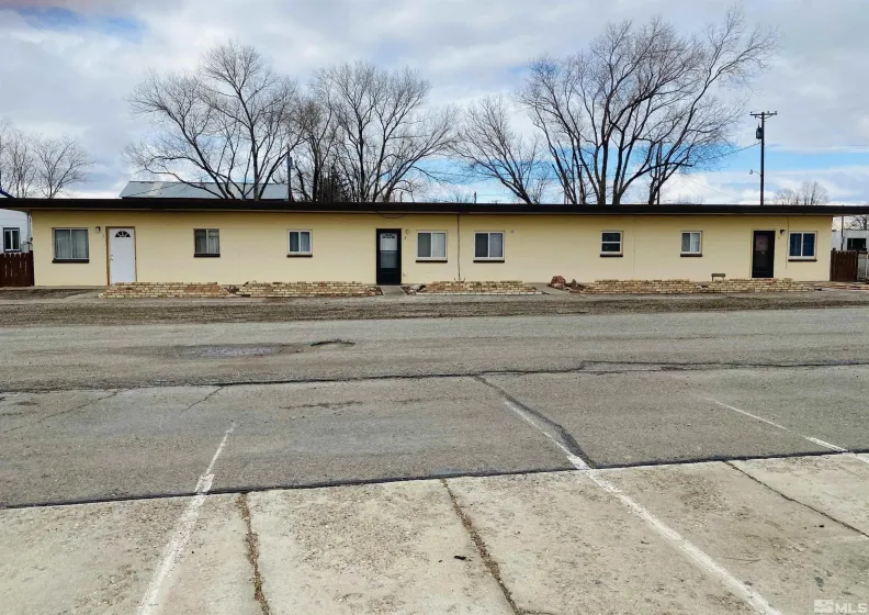 10 Olavarria, Mc Dermitt, Nevada 89421, ,2 BathroomsBathrooms,Residential Income,Residential,Olavarria,0,260012749