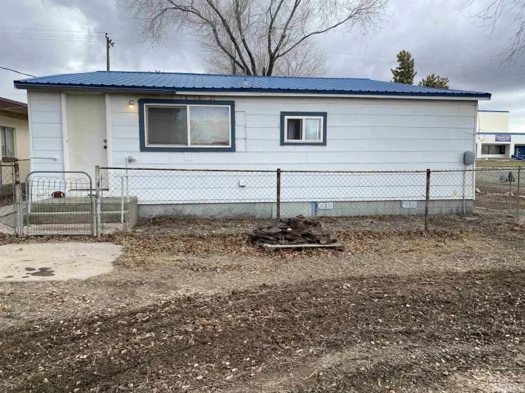 10 Olavarria, Mc Dermitt, Nevada 89421, ,2 BathroomsBathrooms,Residential Income,Residential,Olavarria,0,260012749