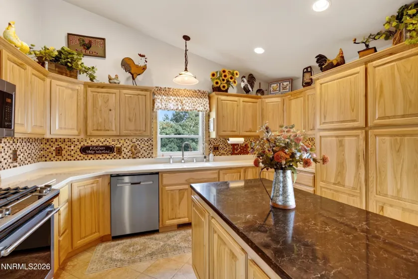 1530 Moss, Gardnerville, Nevada 89410, 3 Bedrooms Bedrooms, ,4 BathroomsBathrooms,Residential,Residential,Moss,0,260012752