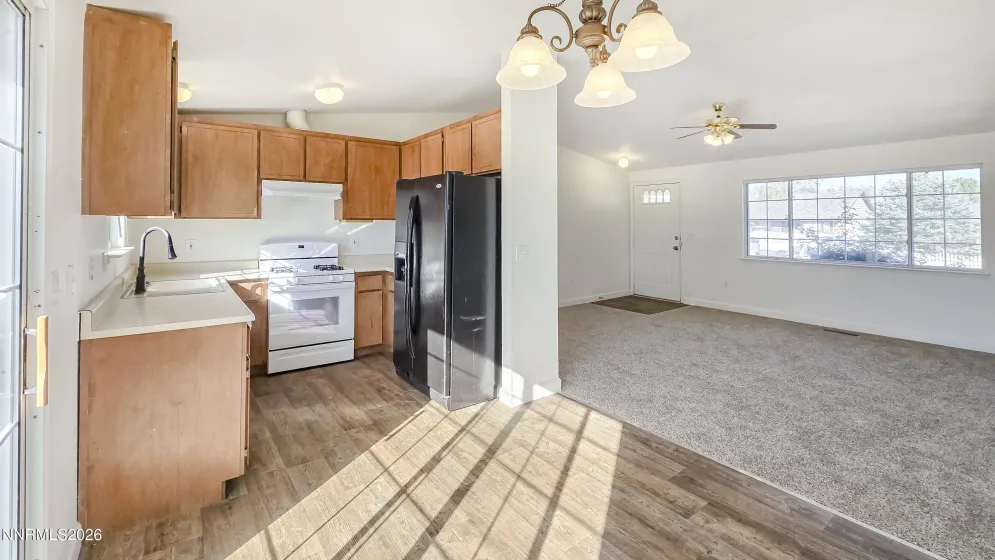 577 Yellow Jacket, Dayton, Nevada 89403, 3 Bedrooms Bedrooms, ,2 BathroomsBathrooms,Residential,Residential,Yellow Jacket,0,260012759
