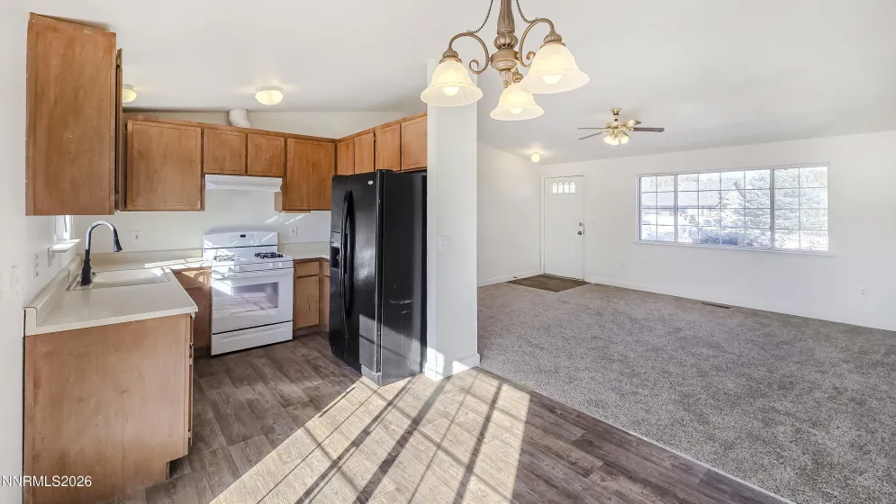 577 Yellow Jacket, Dayton, Nevada 89403, 3 Bedrooms Bedrooms, ,2 BathroomsBathrooms,Residential,Residential,Yellow Jacket,0,260012759