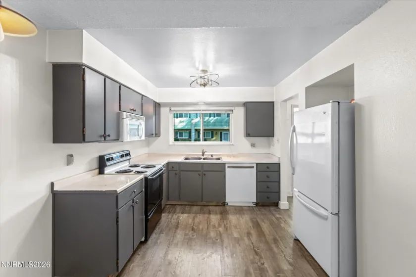 325 Smithridge, Reno, Nevada 89502, 2 Bedrooms Bedrooms, ,2 BathroomsBathrooms,Residential,Residential,Smithridge,0,260012762