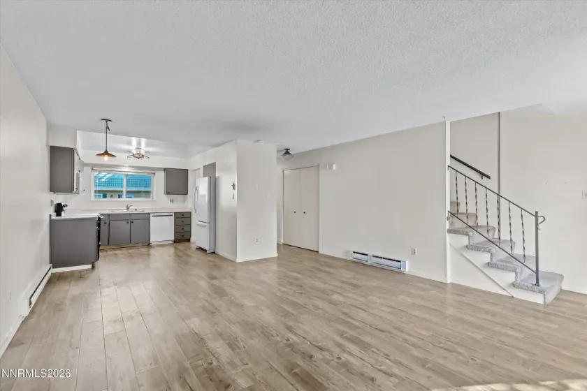 325 Smithridge, Reno, Nevada 89502, 2 Bedrooms Bedrooms, ,2 BathroomsBathrooms,Residential,Residential,Smithridge,0,260012762