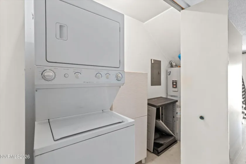325 Smithridge, Reno, Nevada 89502, 2 Bedrooms Bedrooms, ,2 BathroomsBathrooms,Residential,Residential,Smithridge,0,260012762