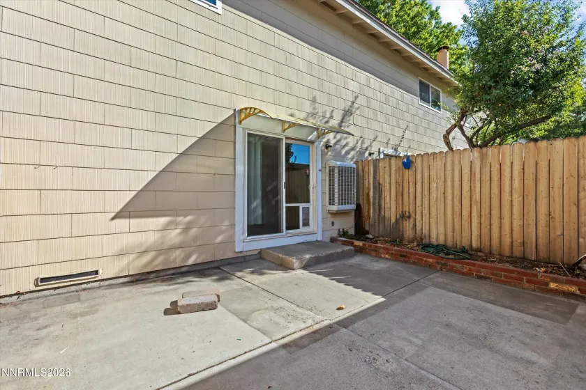 325 Smithridge, Reno, Nevada 89502, 2 Bedrooms Bedrooms, ,2 BathroomsBathrooms,Residential,Residential,Smithridge,0,260012762