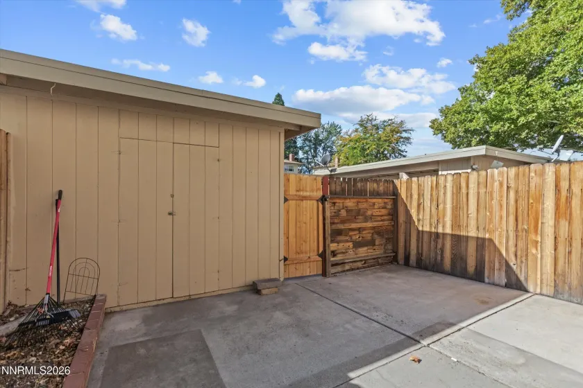 325 Smithridge, Reno, Nevada 89502, 2 Bedrooms Bedrooms, ,2 BathroomsBathrooms,Residential,Residential,Smithridge,0,260012762