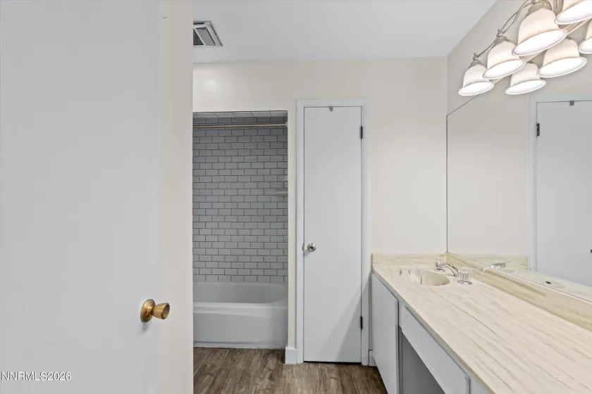 325 Smithridge, Reno, Nevada 89502, 2 Bedrooms Bedrooms, ,2 BathroomsBathrooms,Residential,Residential,Smithridge,0,260012762
