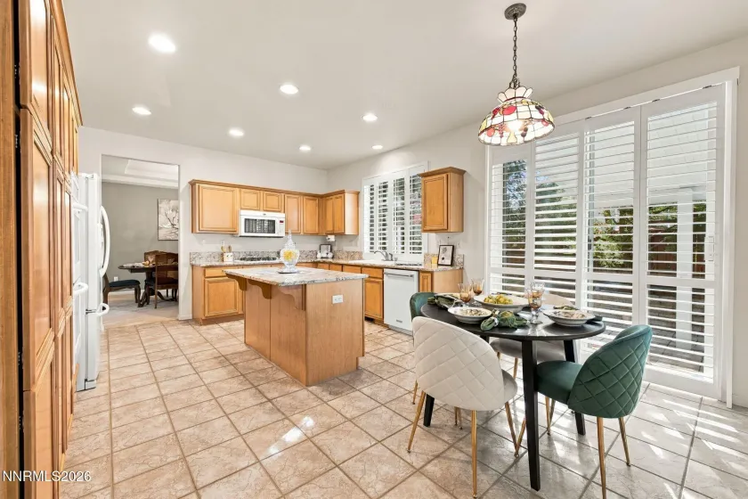 6758 Runnymede, Sparks, Nevada 89436, 4 Bedrooms Bedrooms, ,3 BathroomsBathrooms,Residential,Residential,Runnymede,0,260012779