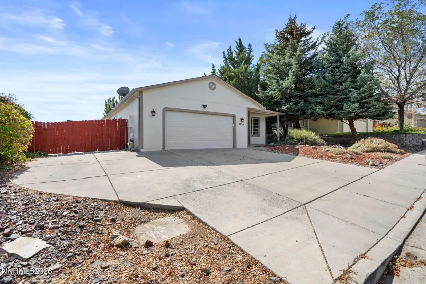 7090 Strauss, Sun Valley, Nevada 89433, 3 Bedrooms Bedrooms, ,2 BathroomsBathrooms,Residential,Residential,Strauss,0,260012780