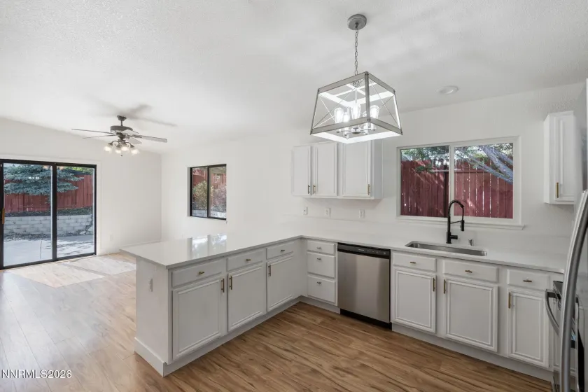 7090 Strauss, Sun Valley, Nevada 89433, 3 Bedrooms Bedrooms, ,2 BathroomsBathrooms,Residential,Residential,Strauss,0,260012780