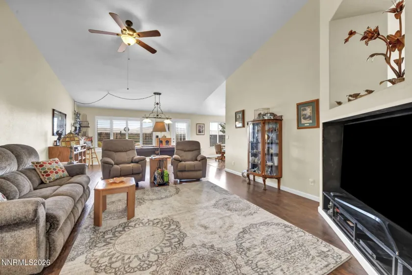 2160 Lenticular, Sparks, Nevada 89441, 5 Bedrooms Bedrooms, ,3 BathroomsBathrooms,Residential,Residential,Lenticular,0,260012796