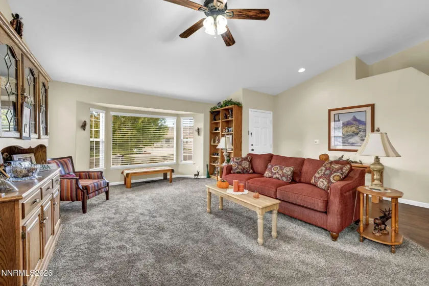 2160 Lenticular, Sparks, Nevada 89441, 5 Bedrooms Bedrooms, ,3 BathroomsBathrooms,Residential,Residential,Lenticular,0,260012796