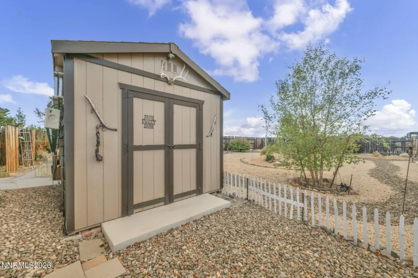 2160 Lenticular, Sparks, Nevada 89441, 5 Bedrooms Bedrooms, ,3 BathroomsBathrooms,Residential,Residential,Lenticular,0,260012796