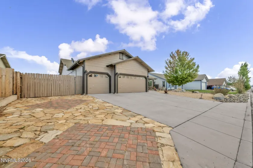 2160 Lenticular, Sparks, Nevada 89441, 5 Bedrooms Bedrooms, ,3 BathroomsBathrooms,Residential,Residential,Lenticular,0,260012796
