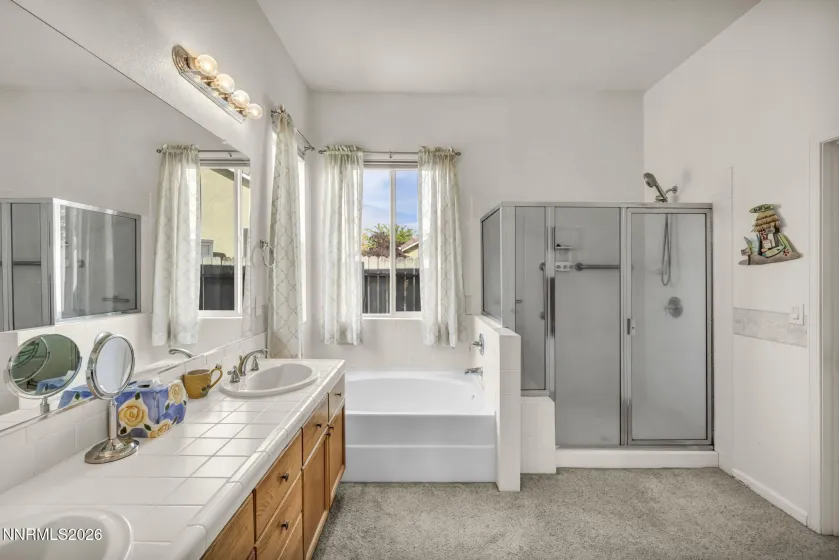 1275 Fox Glen, Reno, Nevada 89521, 4 Bedrooms Bedrooms, ,2 BathroomsBathrooms,Residential,Residential,Fox Glen,0,260012798
