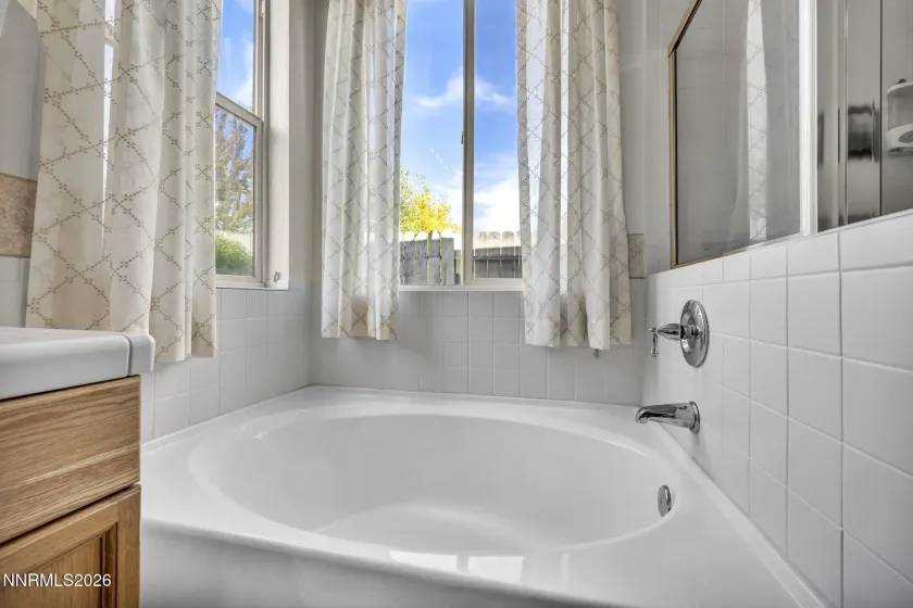 1275 Fox Glen, Reno, Nevada 89521, 4 Bedrooms Bedrooms, ,2 BathroomsBathrooms,Residential,Residential,Fox Glen,0,260012798