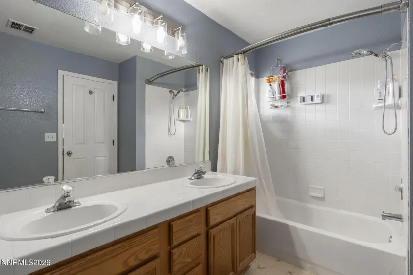 1550 Disc, Sparks, Nevada 89436, 5 Bedrooms Bedrooms, ,3 BathroomsBathrooms,Residential,Residential,Disc,0,260012801