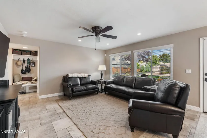 996 Country Ridge, Sparks, Nevada 89434, 4 Bedrooms Bedrooms, ,3 BathroomsBathrooms,Residential,Residential,Country Ridge,0,260012809