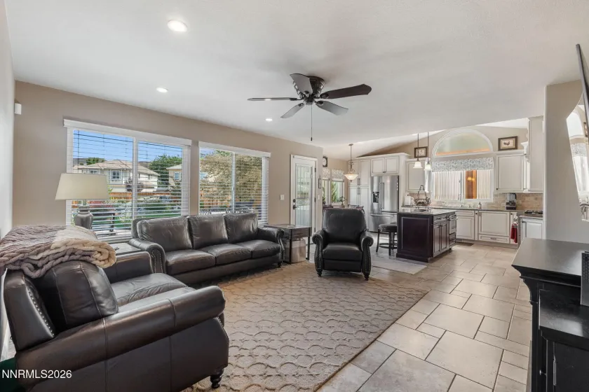 996 Country Ridge, Sparks, Nevada 89434, 4 Bedrooms Bedrooms, ,3 BathroomsBathrooms,Residential,Residential,Country Ridge,0,260012809
