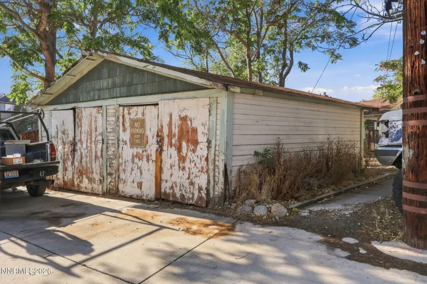 420 Holcomb, Reno, Nevada 89502, ,Residential Income,Residential,Holcomb,0,260012823