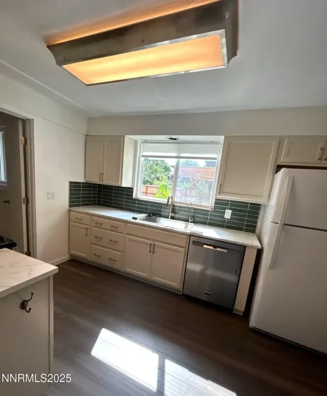 1155 Washington, Reno, Nevada 89503, 4 Bedrooms Bedrooms, ,3 BathroomsBathrooms,Residential Lease,Manufactured,Washington,0,260012835